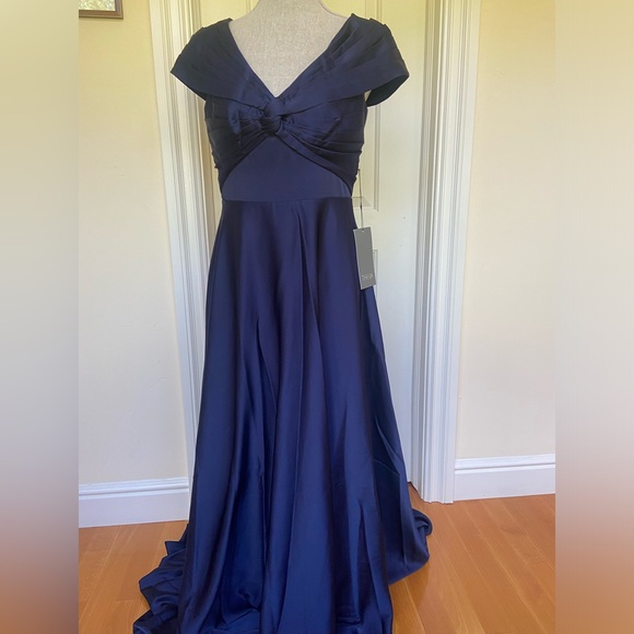 NWT THEIA Women's Francesca Twist A Line Gown MOB MOG Navy 8 - Picture 9 of 9